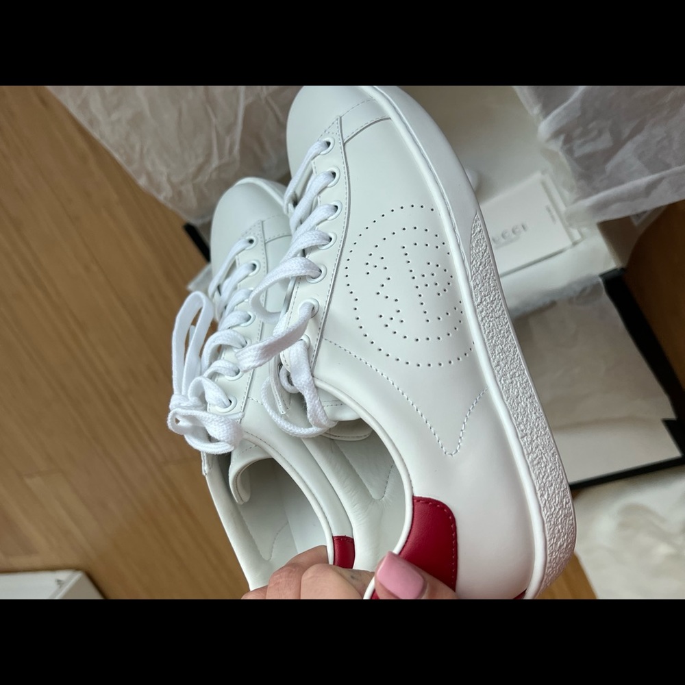 Gucci Women's Ace Sneakers - NEW